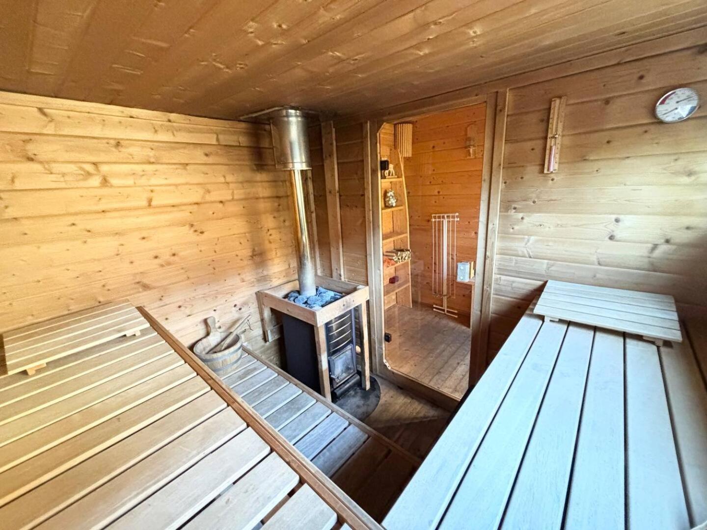 Bed And Breakfast Heerenveen Centrum Met Prive Sauna En Jacuzzi Exterior foto