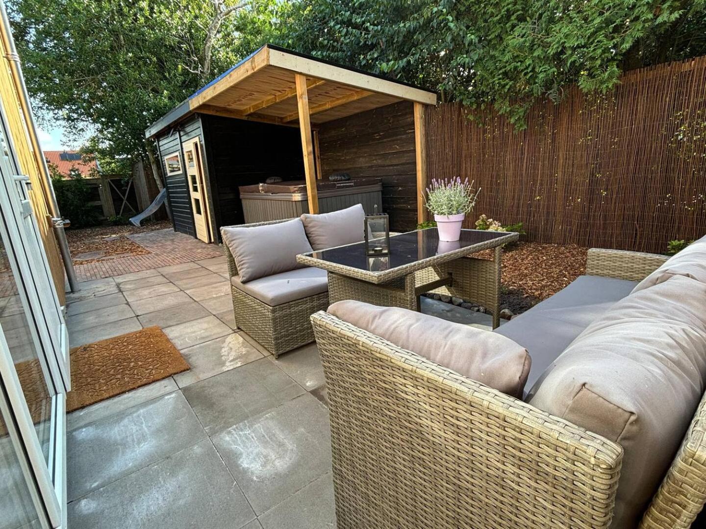 Bed And Breakfast Heerenveen Centrum Met Prive Sauna En Jacuzzi Exterior foto