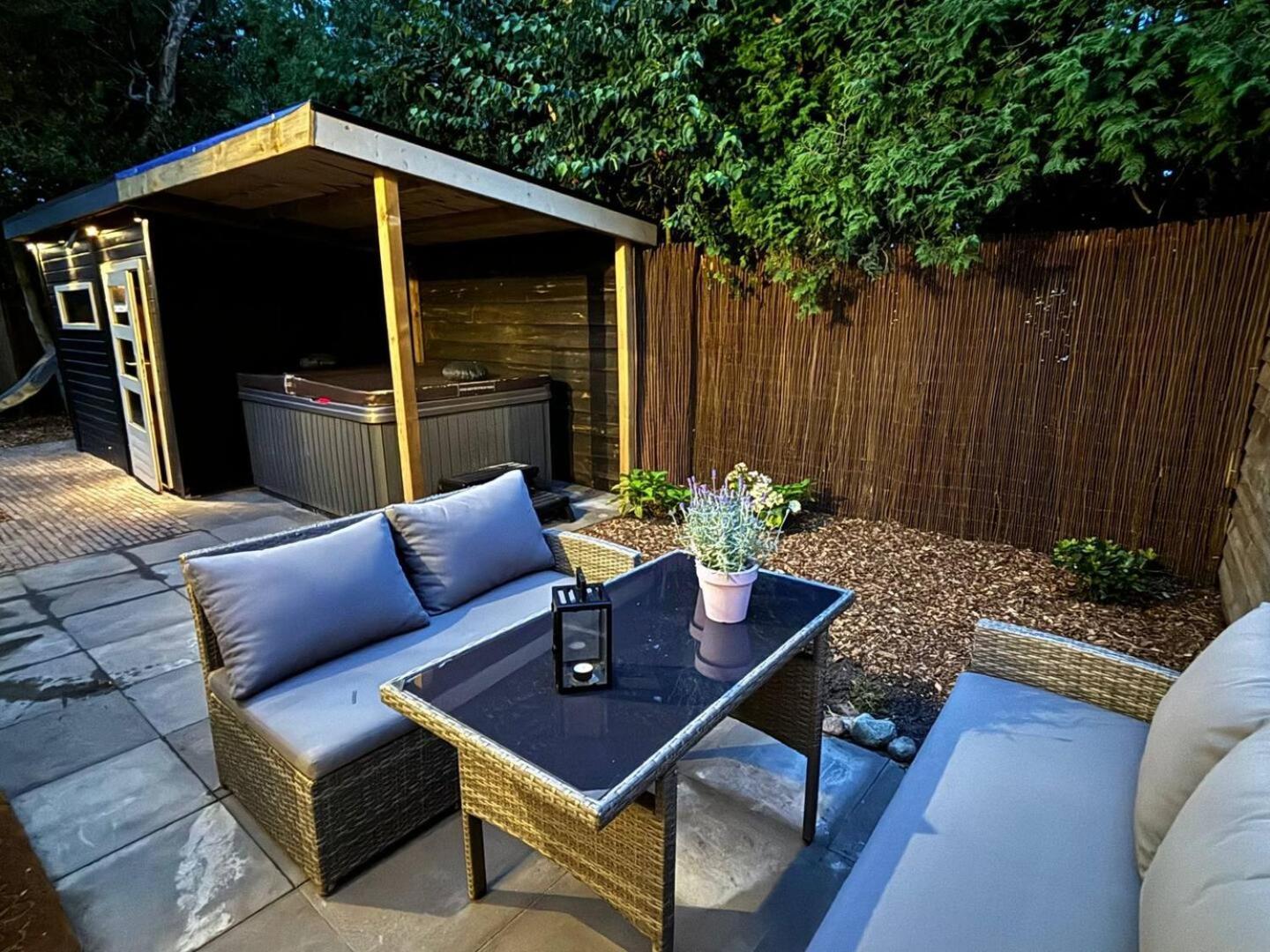 Bed And Breakfast Heerenveen Centrum Met Prive Sauna En Jacuzzi Exterior foto